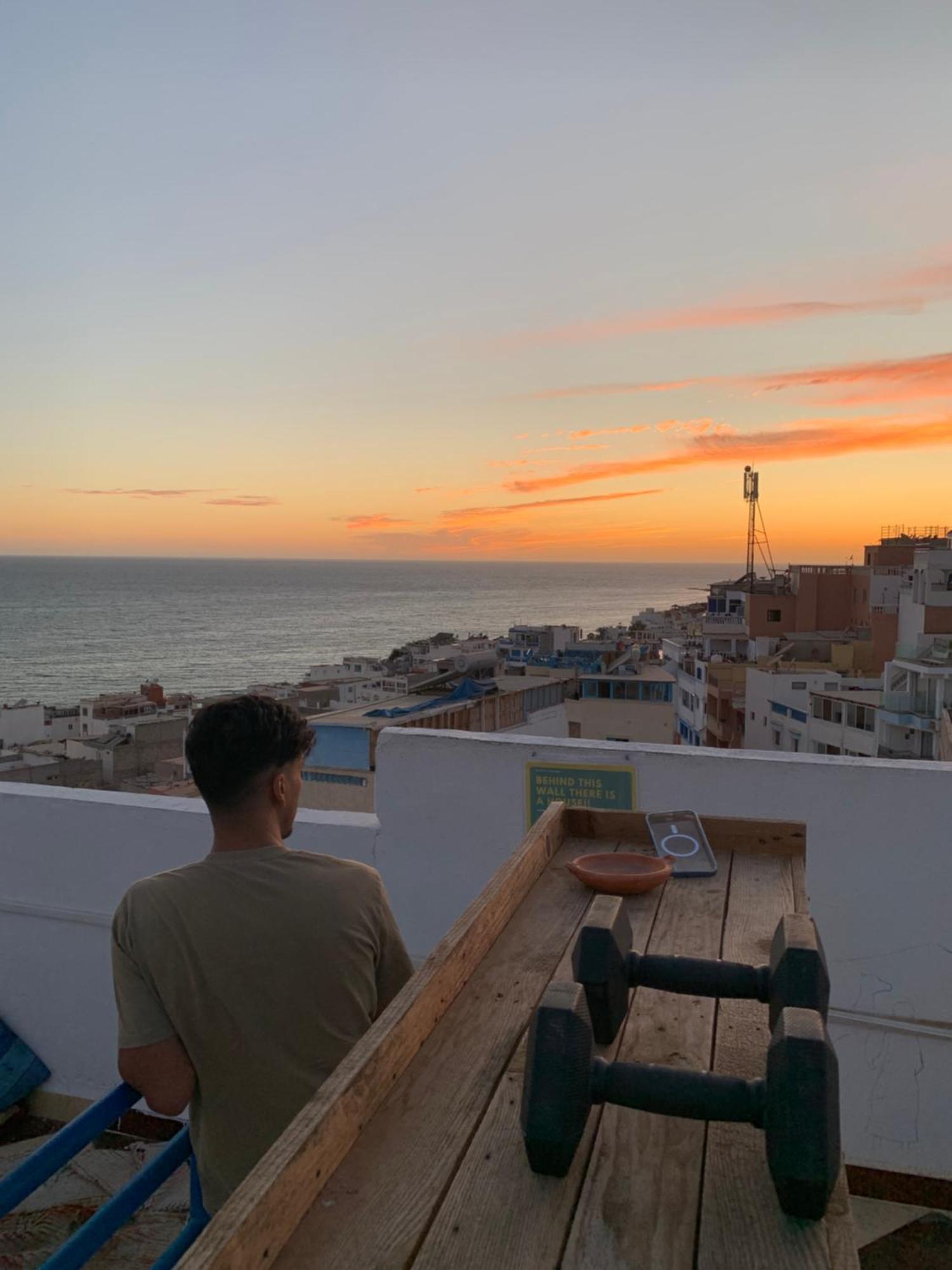 מלון Sunny Wave Taghazout Surf & Yoga מראה חיצוני תמונה